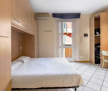 Via Monaldo Calari, Bologna, Emilia-Romagna 40122 - Photo 2