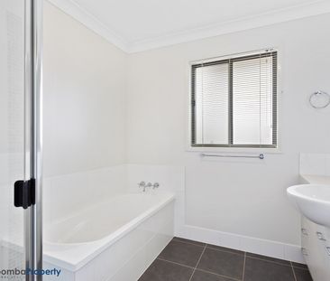 This impeccably presented lowset brick unit is sure to impress! - Photo 4