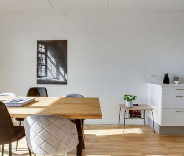 Velbeliggende 3 værelses seniorbolig med stort badeværelse, privat ... - Photo 2