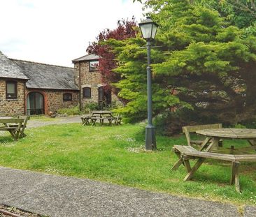 Farmhouse - Photo 2