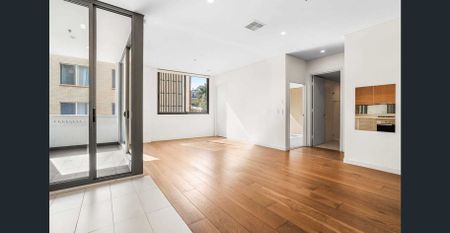 Spacious Modern Comfort & City Convenience - Photo 4