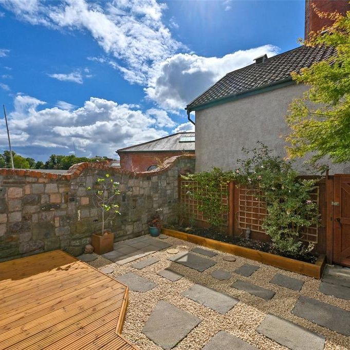 3 bedroom terraced house to rent - Photo 1