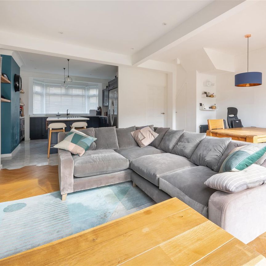 Maybank Road , E18 1EP - Photo 1