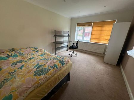 7 bedroom detached house to rent - Photo 2