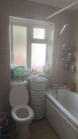 Vicarage Road, Dagenham, RM10 - Photo 5
