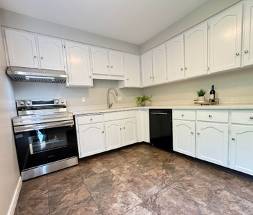 For Lease - 576 Kortright Road, Guelph, Ontario - Photo 5