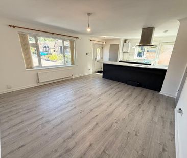 2 bedroom semi-detached bungalow to rent - Photo 4