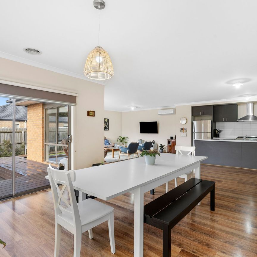 The Ultimate Family Home - Five Bedroom - Three Living - Photo 1