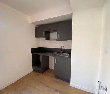 Location Appartement 2 pièces 46m² CAEN 14000 - Photo 5