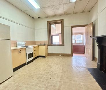 2/200 George Street, Windsor, NSW 2756 - Photo 5