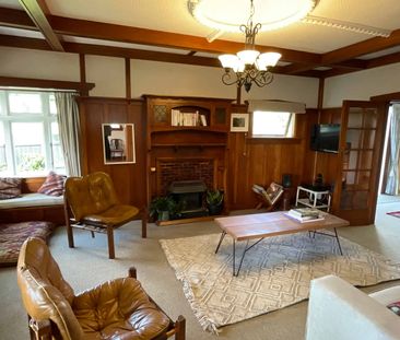 FAMILY LIVING CLOSE TO THE HOSPITAL - Photo 3