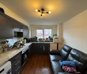 Room in a Shared Flat, Rutherglen, G73 - Photo 4