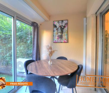 Location courte durée - SEPT À JUIN – Studio en rez-de-jardin avec ... - Photo 3