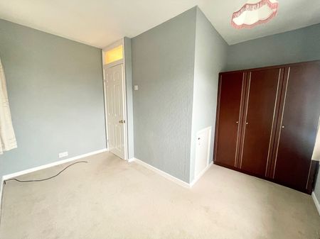 29 Warren Rise, S18 - Photo 3