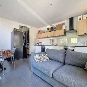 Appartement te huur in Tournai voor € 700 met 1 slaapkamer - Photo 3