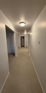 4 1/2 à louer très grand entièrement rénové - Photo 4