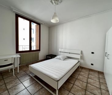 Location Appartement 5 pièces 91m² GRENOBLE 38000 - Photo 2