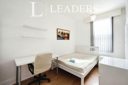 5 bedroom terraced house to rent - Photo 3