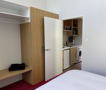 Fully Furnished 1 bedroom unit - Photo 5