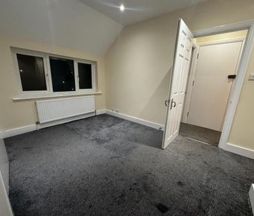 3 bedroom flat to rent - Photo 5