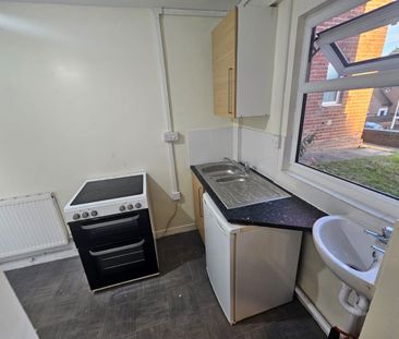 Room in a Shared Flat, Croftdown Road, NW5 - Photo 2