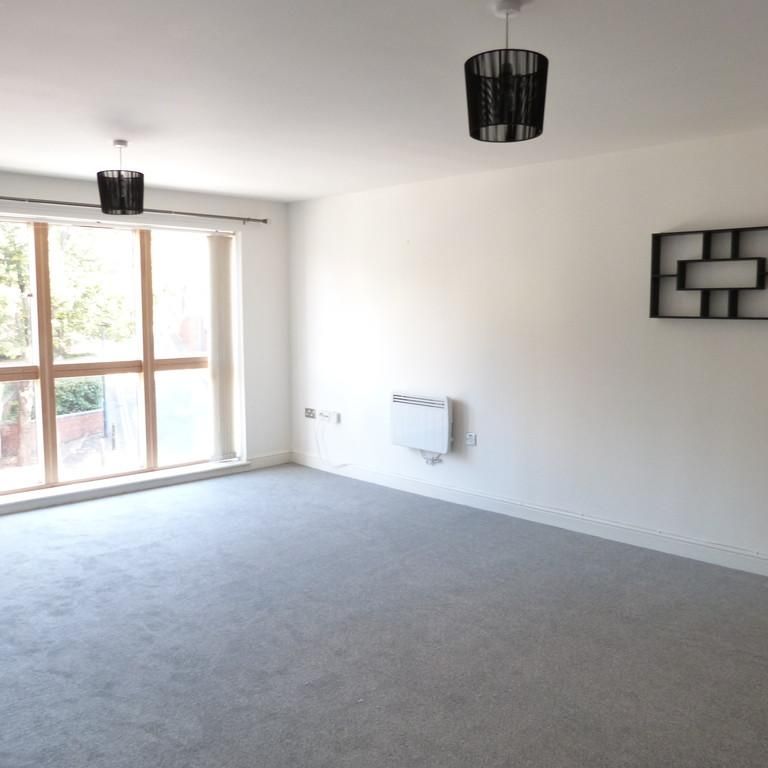 2 bedroom flat to rent - Photo 1