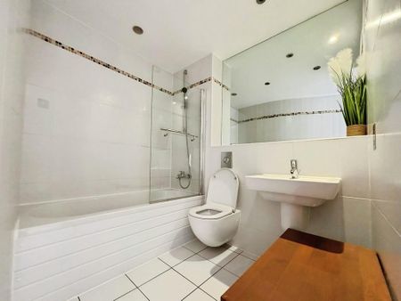 2 bedroom penthouse to rent - Photo 4