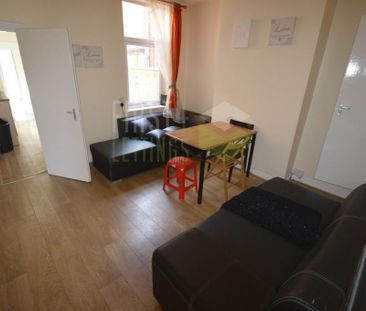 4 bedroom terraced house to rent - Photo 2