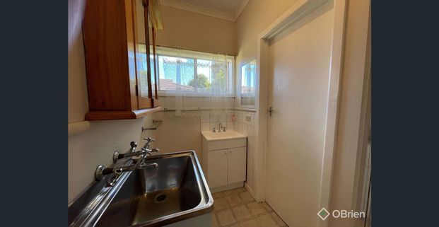 2 BEDROOM UNIT ON MURDOCH ROAD - Photo 1