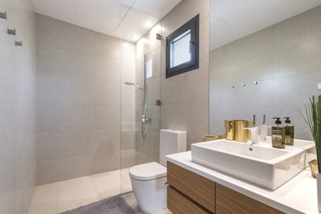 Villa Sanchez, Luxury Beachfront Villa to Rent in East Marbella - Photo 4