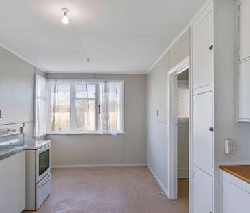 2 bedroom home in Otara! - Photo 3