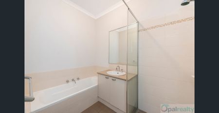 Modern, low maintenance home - Photo 4