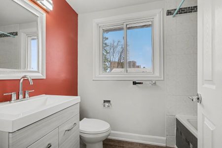 For Lease - 1468 Heatherington Road Unit# B, Hunt Club - South Keys and Area, Ontario - Photo 5