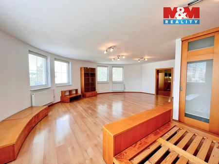 Pronájem bytu 1+1 69 m², Pospíšilova 1234, Hradec Králové - Fotografie 2