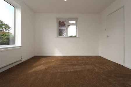 3 bedroom detached house to rent - Photo 5