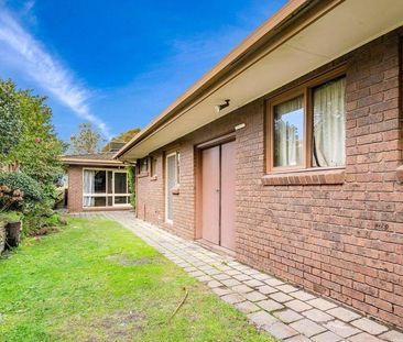 8 Cantala Drive, DONCASTER - Photo 3