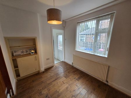 3 bedroom semi-detached house to rent - Photo 4