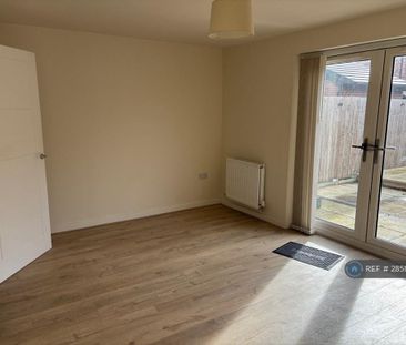 3 bedroom semi-detached house to rent - Photo 5
