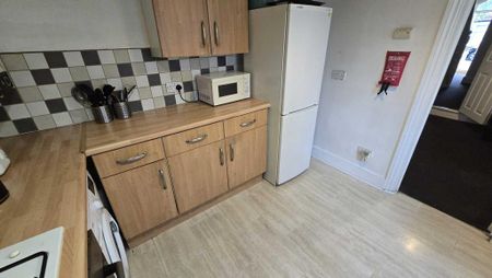 1 bedroom house of multiple occupation to rent - Photo 5