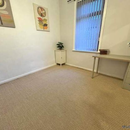 2 bedroom property to rent in Rochdale - Photo 1