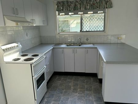 SELF CONTAINED GRANNY FLAT - Photo 2