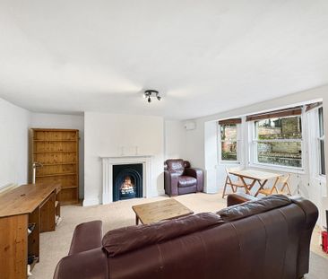 A well-presented and fully furnished one-bedroom garden view apartm... - Photo 3