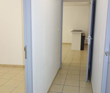 Location Appartement 3 pièces 60m² NIMES 30000 - Photo 6