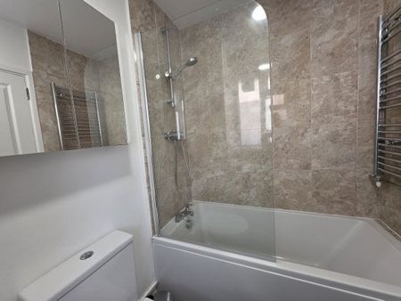 Harling Court, Burns Road, London, SW11, Property for rent - Photo 5