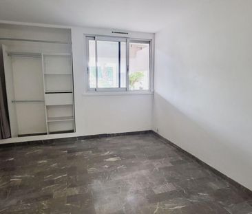 Location Appartement 1 pièce 21m² ST LAURENT DU VAR 06700 - Photo 1