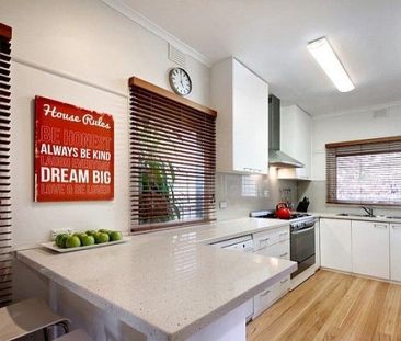 24 Luckins Road, Bentleigh - Photo 5