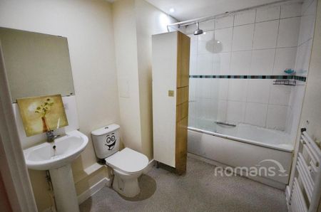 2 bedroom flat to rent - Photo 4