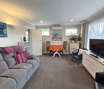 Raumati Beach - 2 Bedrooms - Photo 2