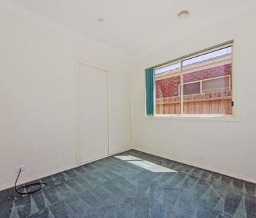 Comfortable Living in a Convenient Location! - Photo 2