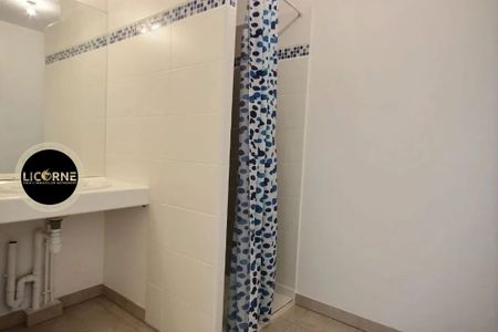 Location Appartement 3 pièces 48m² MARSEILLE 11ème - Photo 3